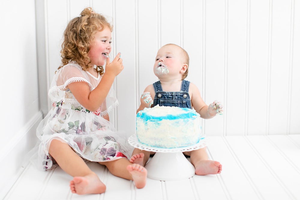 brother and sister cake smash