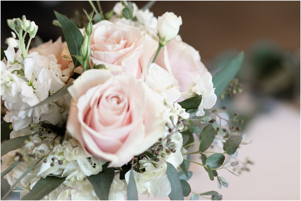 St. Louis Wedding Photographer_0037 wedding bouquet