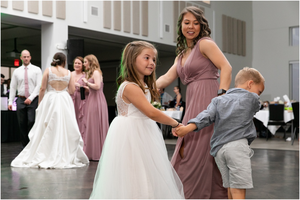 St. Louis Wedding Photographer_0054 fun wedding reception