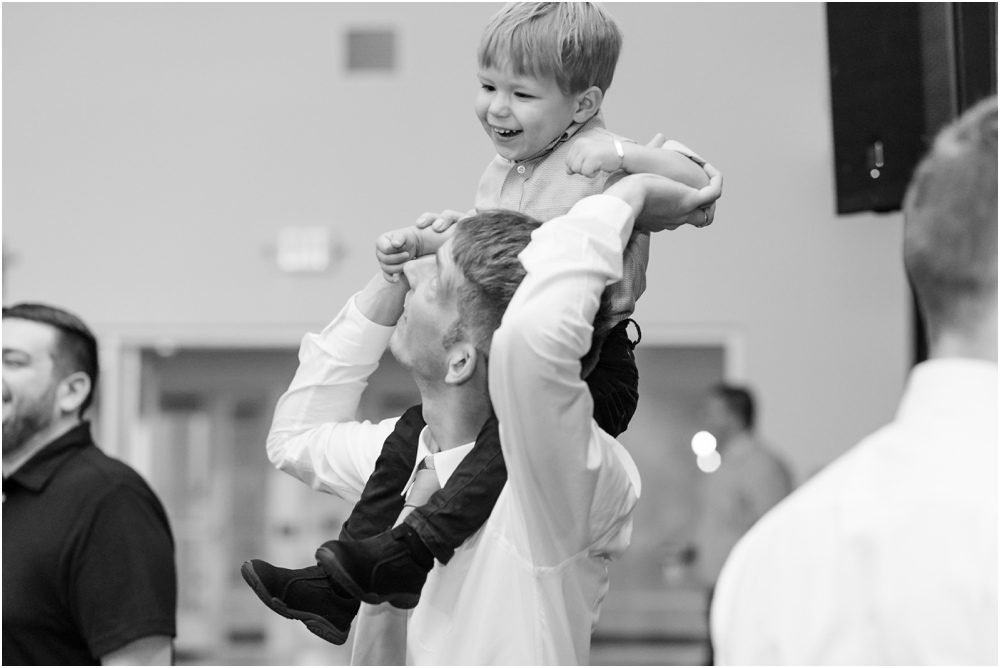 St. Louis Wedding Photographer_0055 fun wedding reception