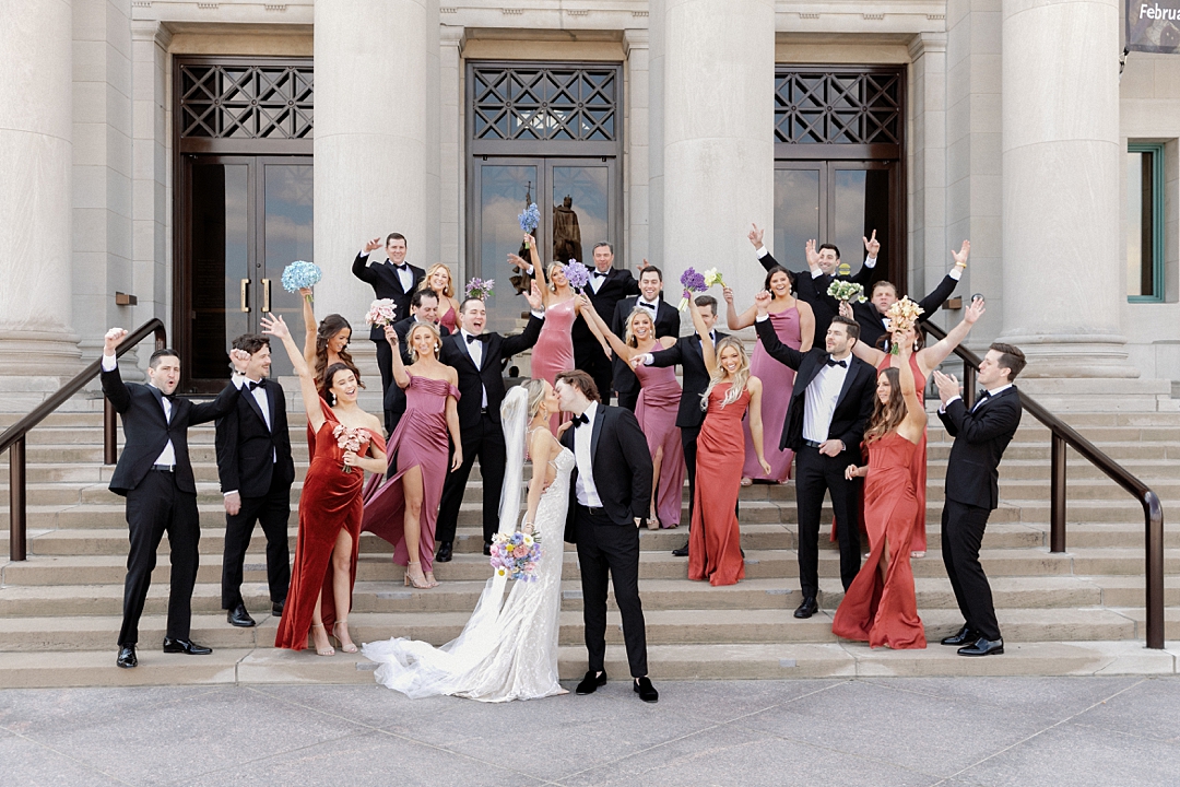 Wedding party on the steps of the St. Louis Art Museum