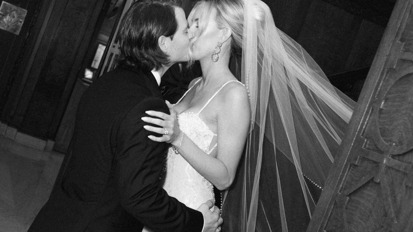 Editorial first look photos at the Missouri Athletic Club in St. Louis